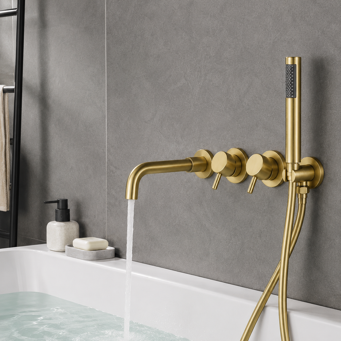 Le bain se dessine au mur